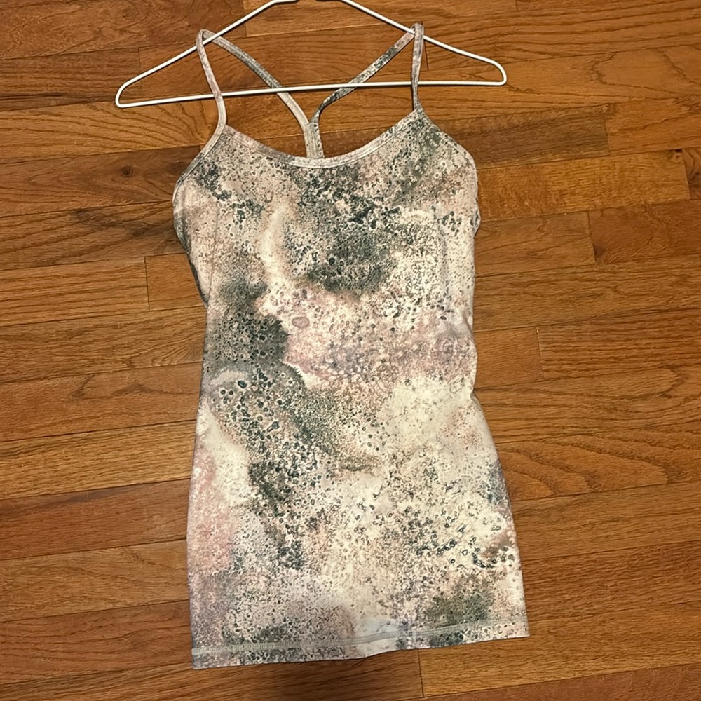 Lululemon tank